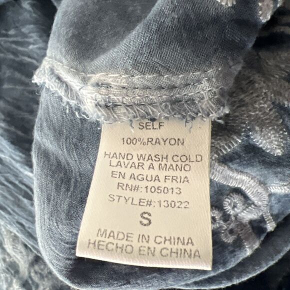 Andree by Unit Cardigan Women Small Bllue Chambray Floral Embroidered Casual - Picture 6 of 15